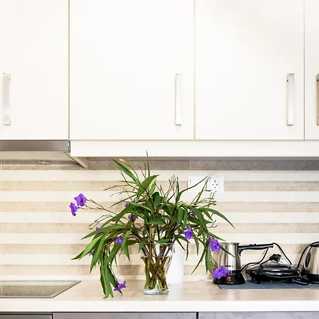 Afroditi's Delux * モネンバシア